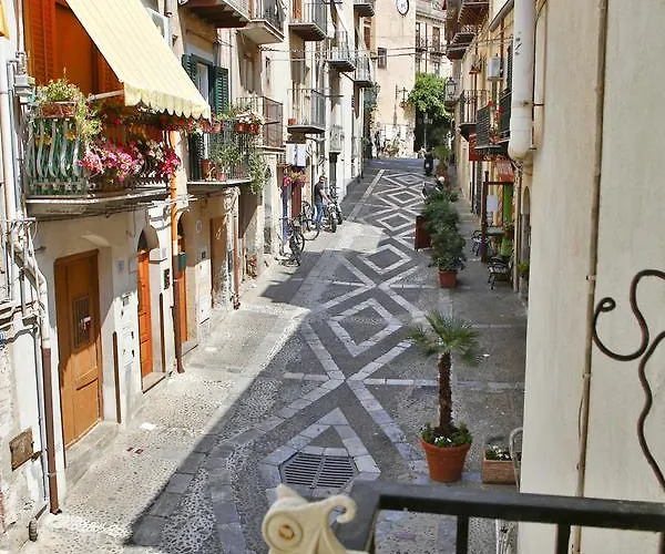 Palazzo Melnis Bed & Breakfast Cefalu photo
